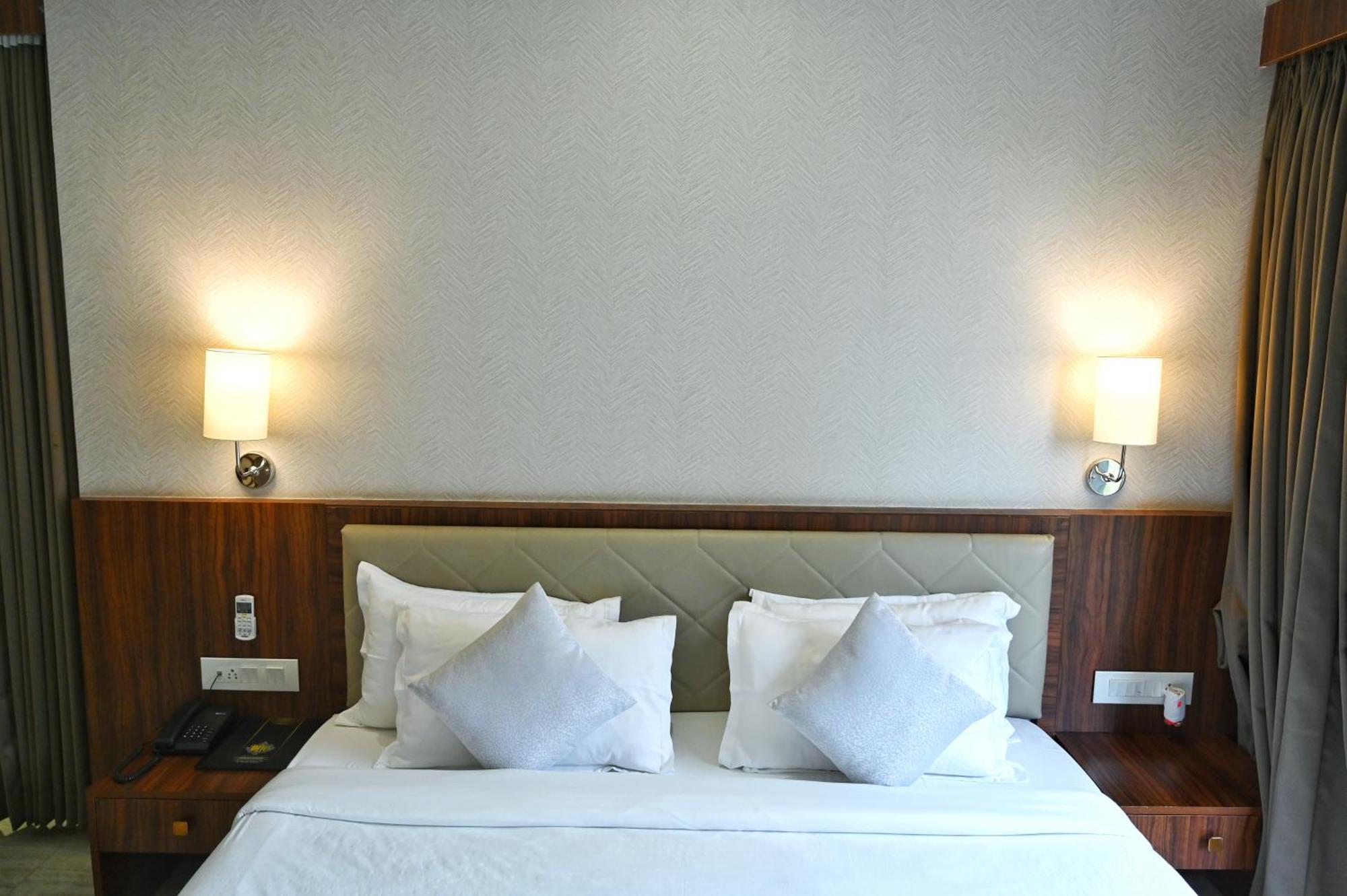 The One Hotel Nashik Exterior foto